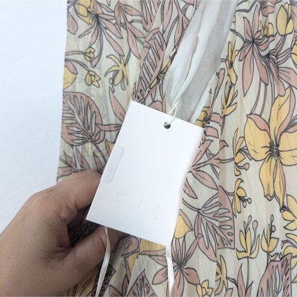 NWT The Jet Set Diaries Frangapani Floral Print Pleat Top - Picture 6 of 6